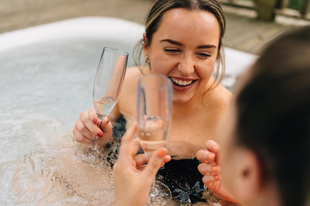 Riverbeds - Luxury Wee Lodges With Hot Tubs Glencoe Eksteriør bilde